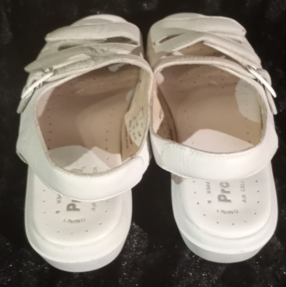 Propet Comfort Sandals White Size 9 Great Condition - Picture 4 of 5